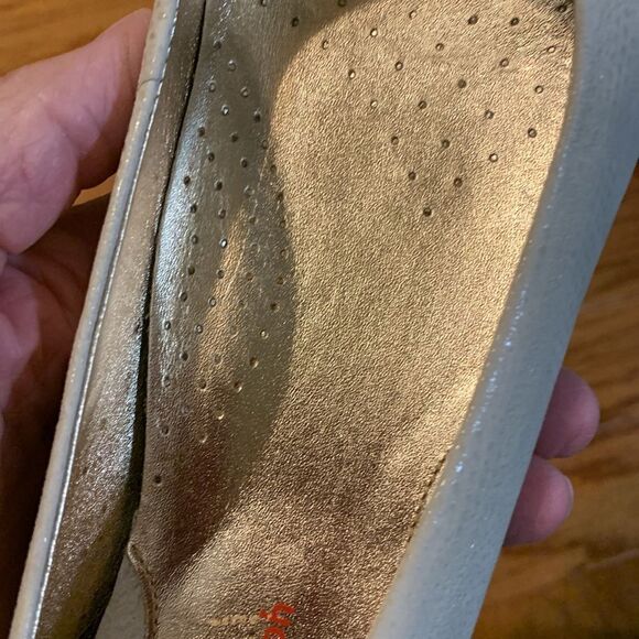 Mark Joseph size 8.5 cream flats.  Never worn cushion insole - Picture 9 of 13